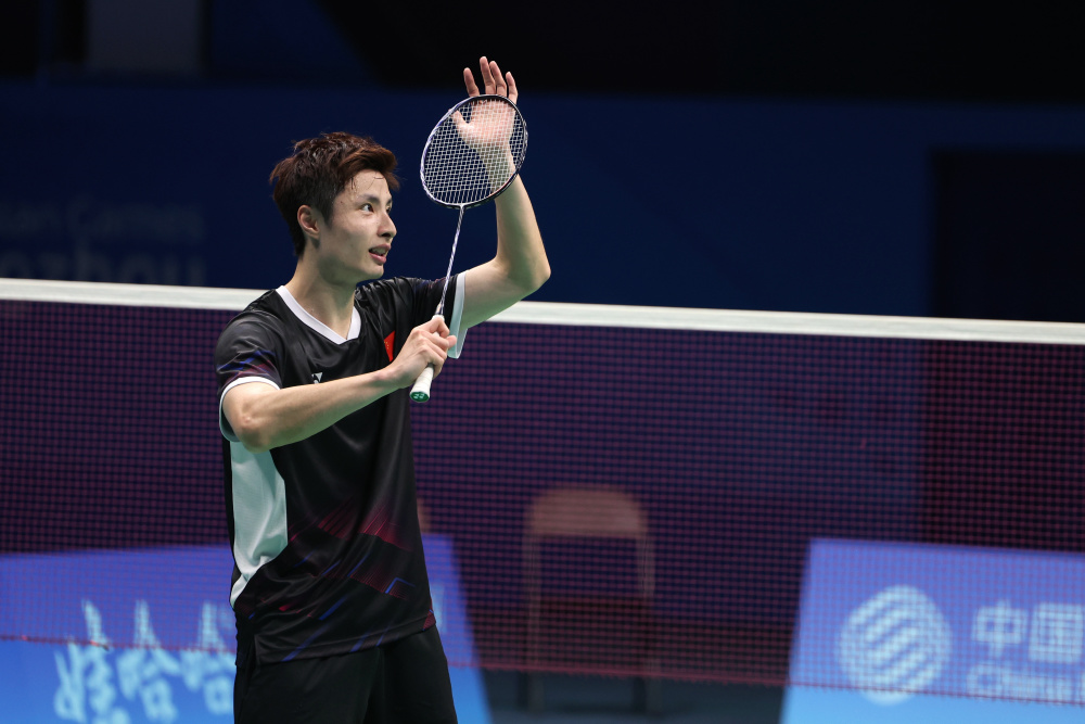 成年鹰的霸 成年鹰的霸