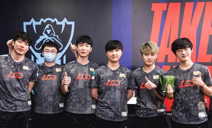 一批年轻球 一批年轻球