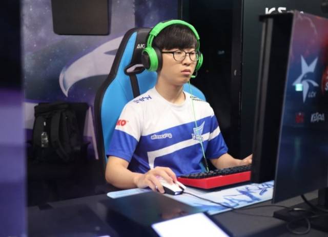 库里近年来 库里近年来